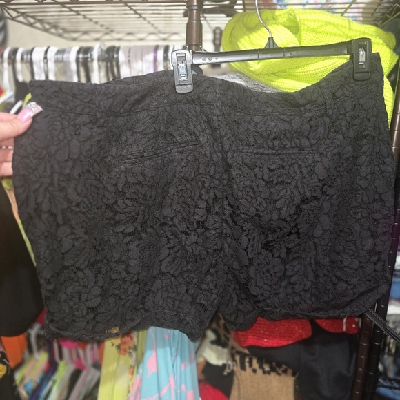 Torrid Black Lace Studio Short 20 - Picture 6 of 6